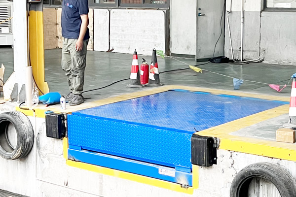 装卸货平台 装卸货平台