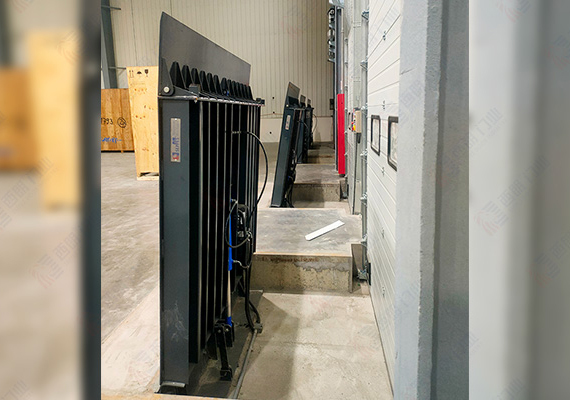 与瑞泰rite-hite同款垂直式电动升降平台