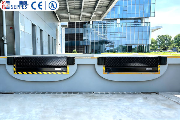 固定式电动升降平台