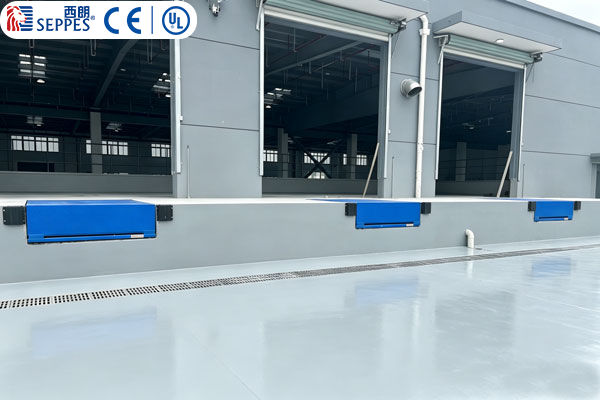 成品仓库出货码头电动装卸平台